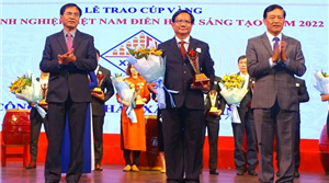 Lễ trao cúp vàng doanh nghiệp Việt Nam điển hình sáng tạo năm 2022